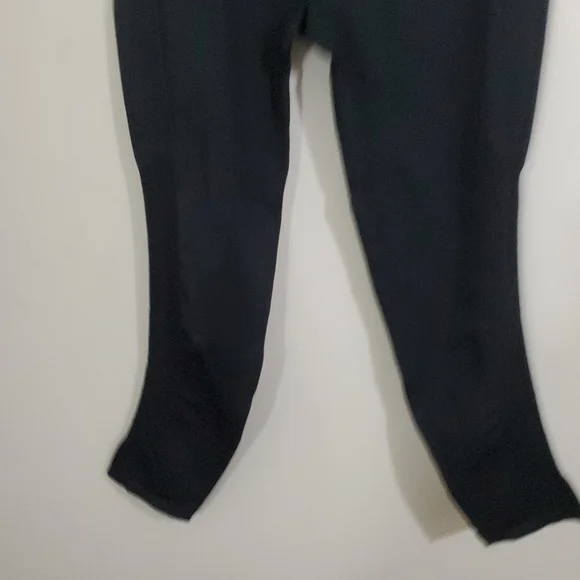 NWT Fabletics Sync High Waisted Perforated Athletic Leggings 7/8 Black Size XL - Picture 3 of 10